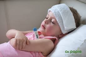 Sốt siêu vi rút ở trẻ nhỏ có nguy hiểm không Sốt siêu vi rút ở trẻ nhỏ có nguy hiểm không